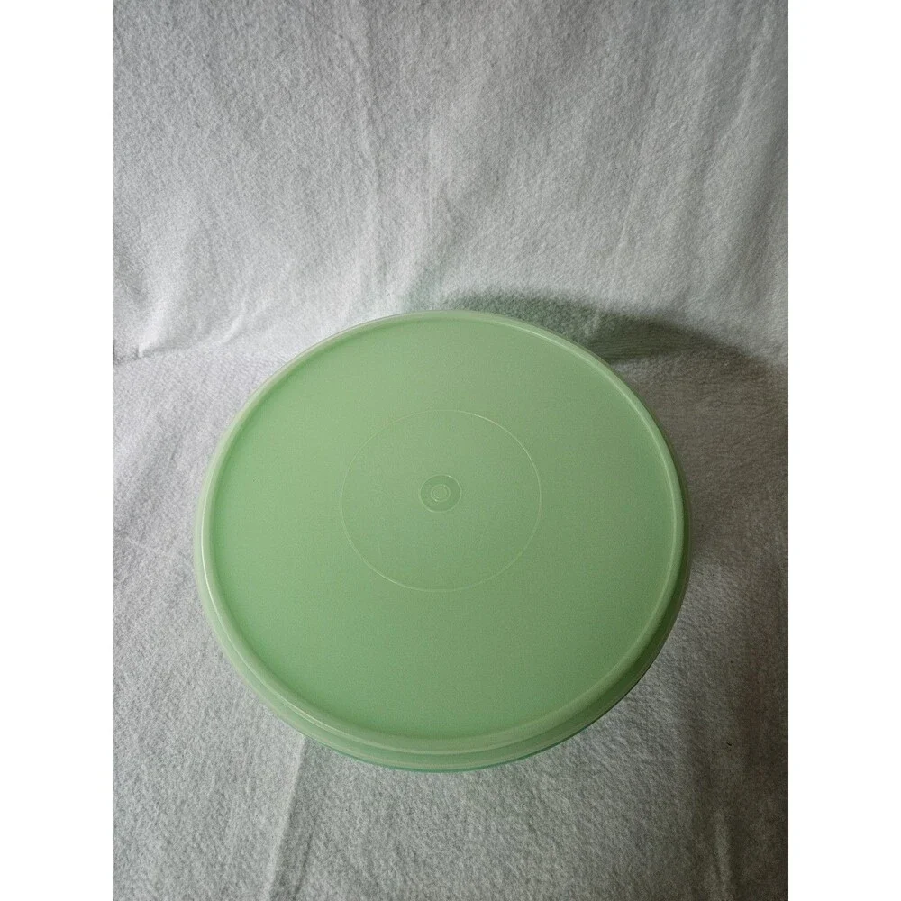 Tupperware Large 26 Cup Fix N Mix Bowl #274-9 & Lid - Jadite Green
